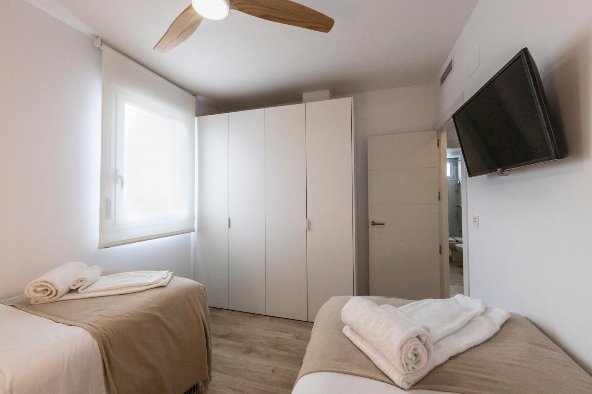 Homity Holidays - Playa Granada - Mar De Astrid Motril Exterior foto