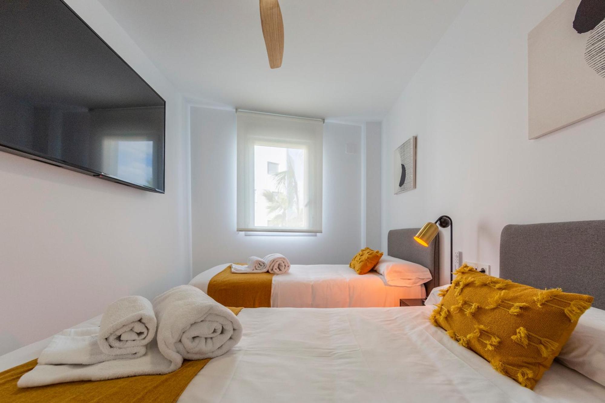 Homity Holidays - Playa Granada - Mar De Astrid Motril Exterior foto